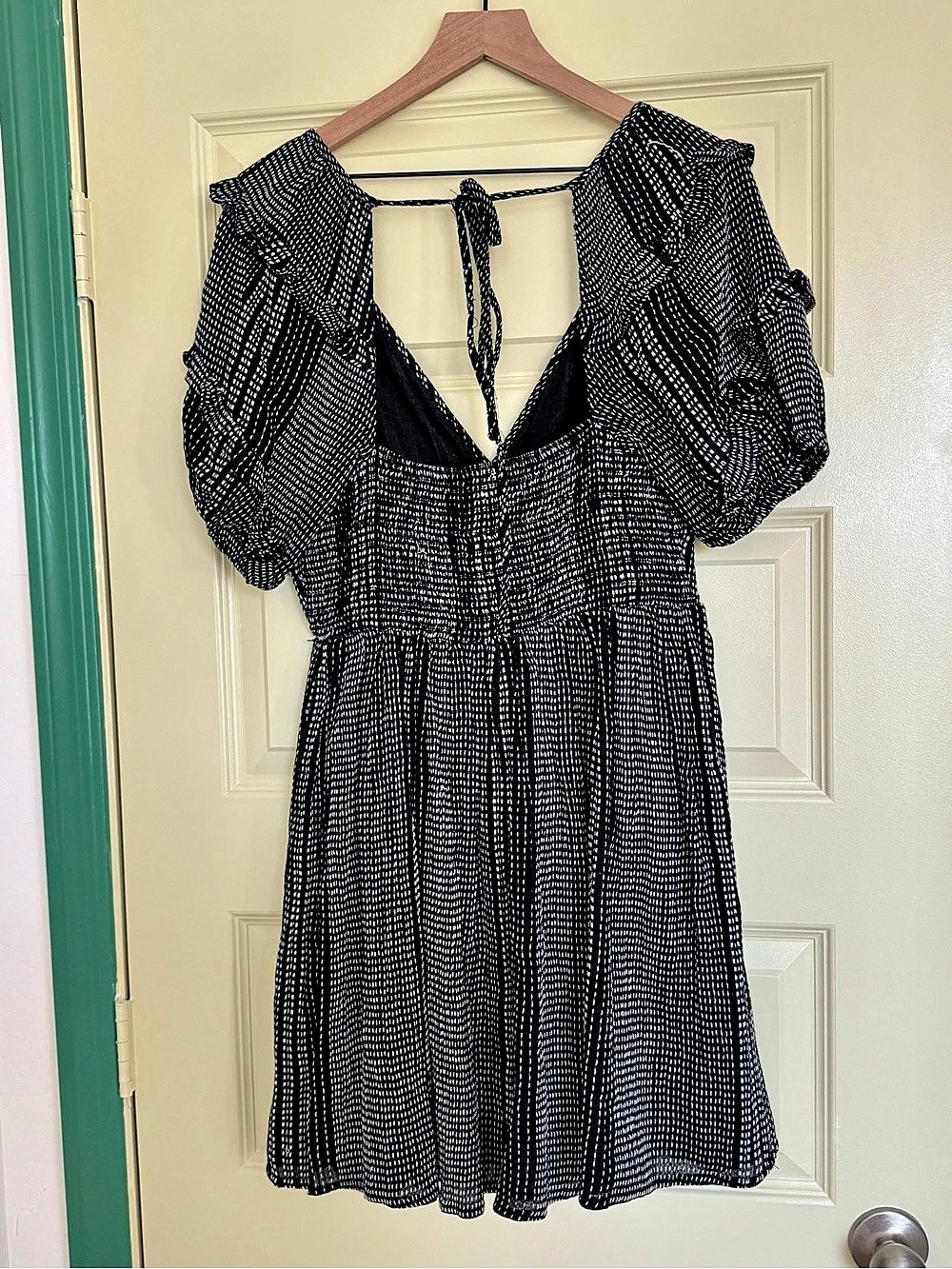 Topshop Geometric Mini Dress in Black & White Size Medium